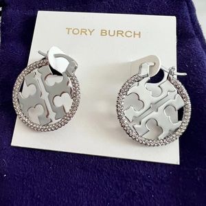 Tory Burch MILLER CRYSTAL PAVE HOOP EARRING SILVER